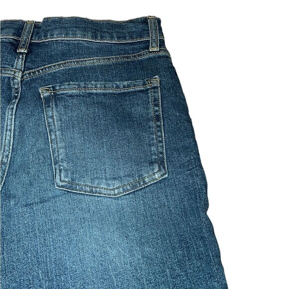 Old Navy Sky-Hi Straight Secret Smooth Pockets Jeans - Picture 13 of 16